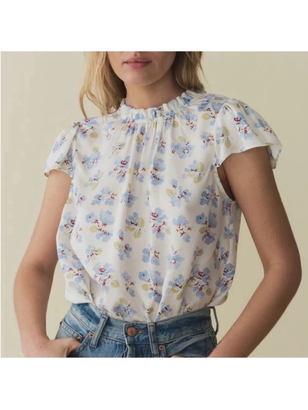 Doen White Floral Smocked Neck Cap Sleeve Top